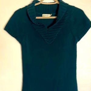 Ricki’s M knit short sleeve tunic.